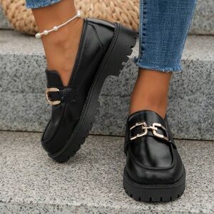 ✨NWOT✨ Platform Loafers